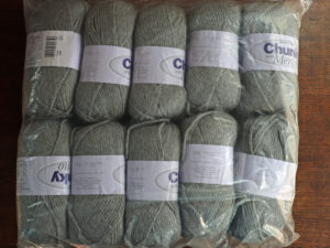 Chunky with Merino yarn Cm 9 mid grey 9 ball pack